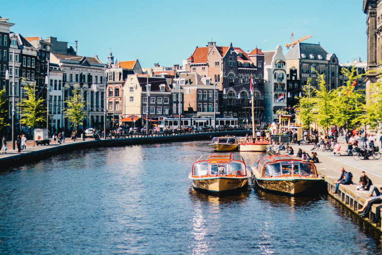 ethan-hu-gP2PNn1fCiU-unsplash