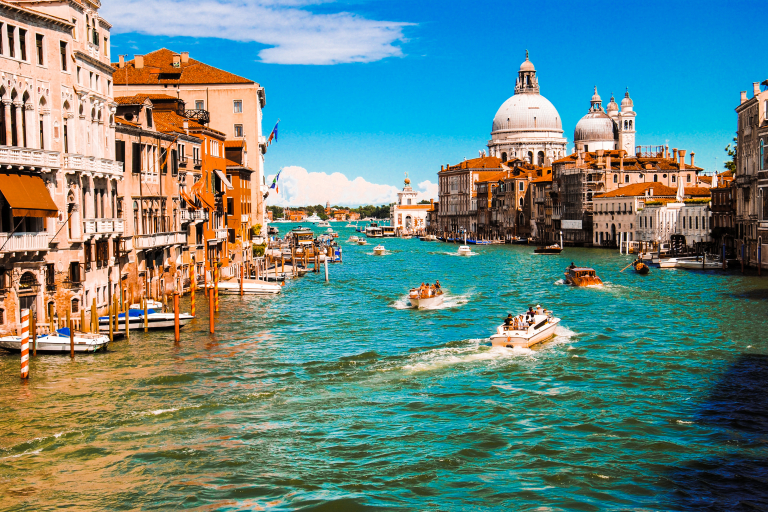 dan-novac-1naE8177_bI-unsplash