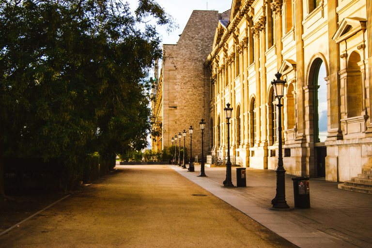 jean-baptiste-d-EkE-eqz_CJE-unsplash